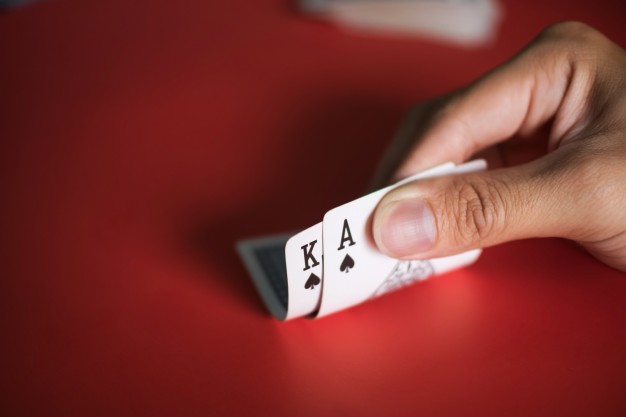 Blackjack Strategy Guide: How Casinos Make Blackjack Players Play Badly
